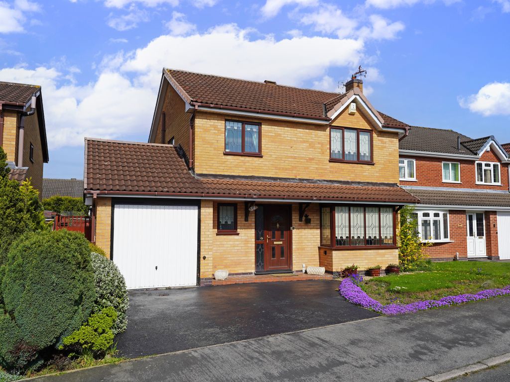 4 bed detached house for sale in Somerset Drive, Glenfield, Leicester
