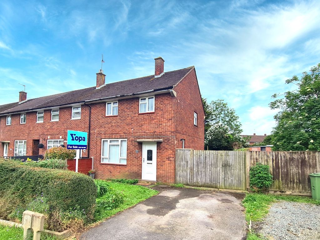 3 bed semidetached house for sale in Welch Road, Cheltenham GL51, £