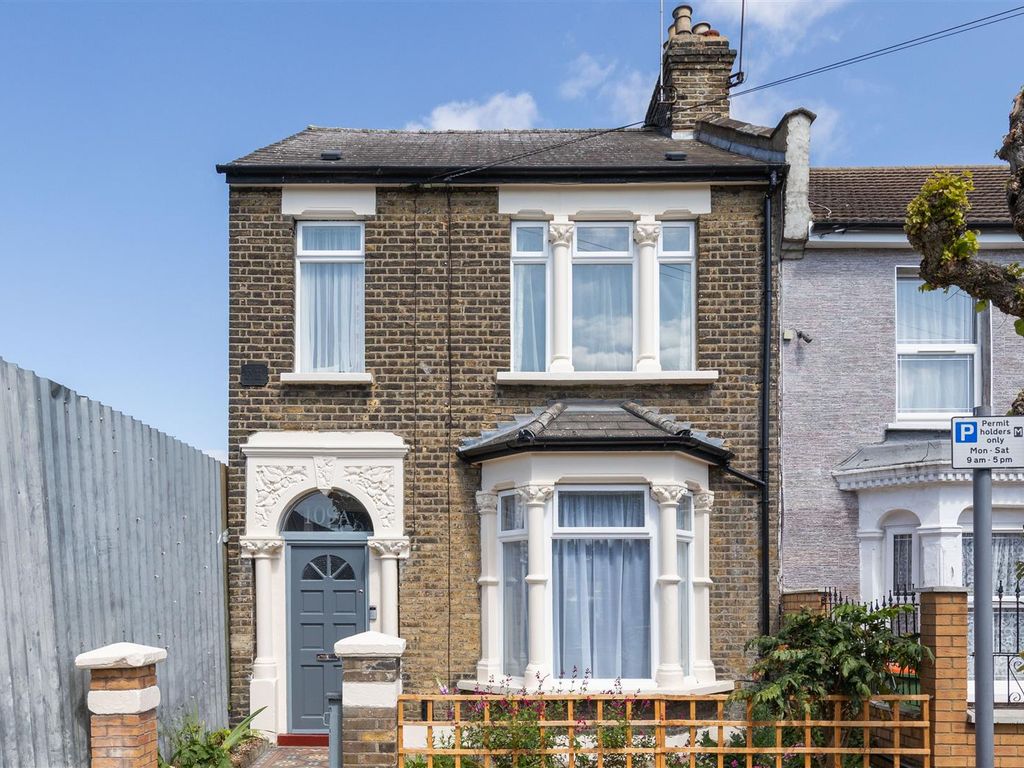 4 bed end terrace house for sale in Carlyle Road, London E12 Zoopla