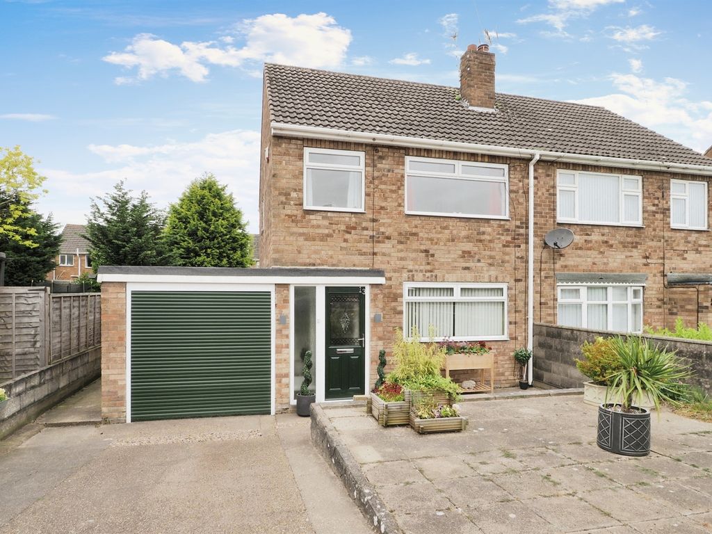 3 bed semidetached house for sale in Meadow Road, Scunthorpe DN17, £