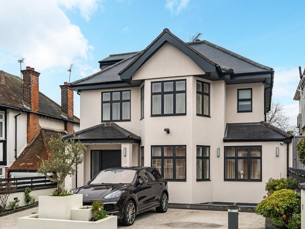 4 bed detached house for sale in Edgeworth Crescent, London NW4, £