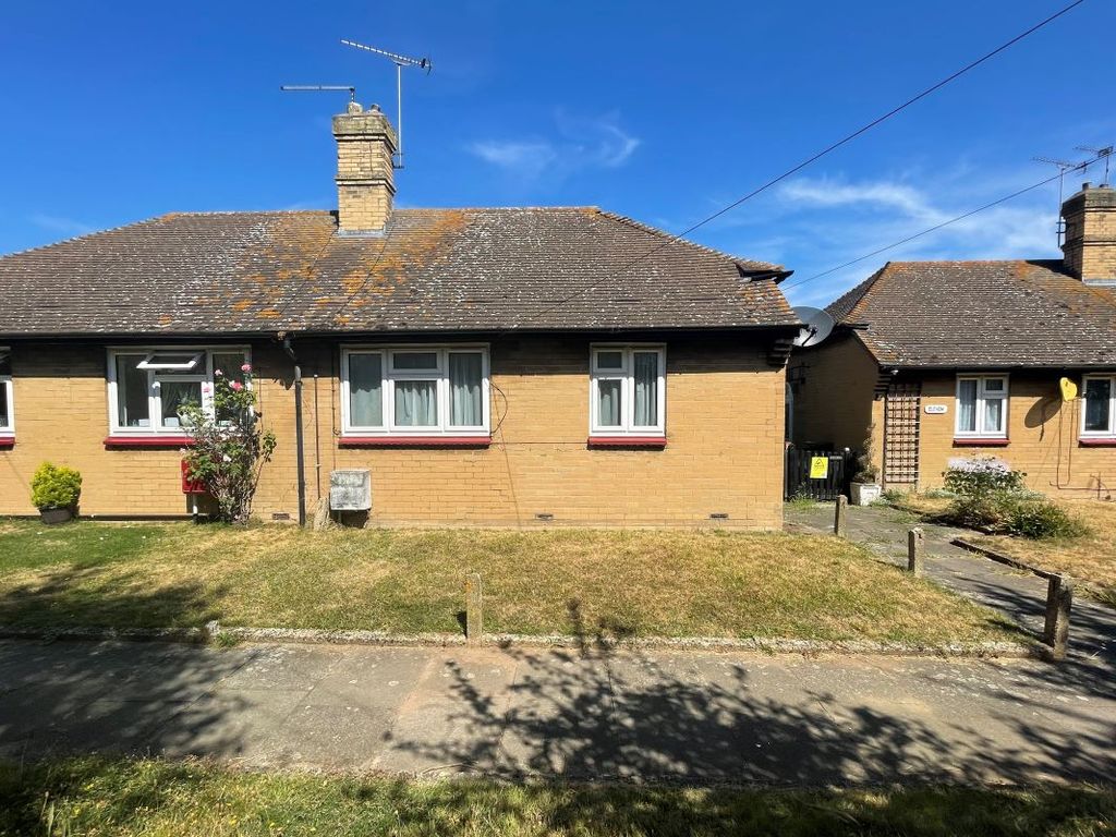 1 bed bungalow for sale in 10 Russell Close, Crayford, Dartford, Kent