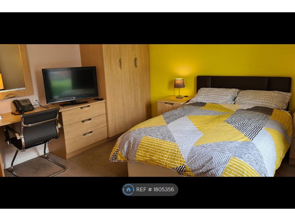 Room to rent in St. Judes Road West, Wolverhampton WV6, £650 pcm Zoopla