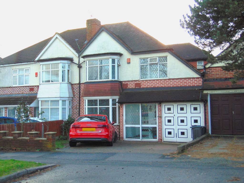 5 bed semidetached house for sale in Walsall Road, Birmingham B42, £