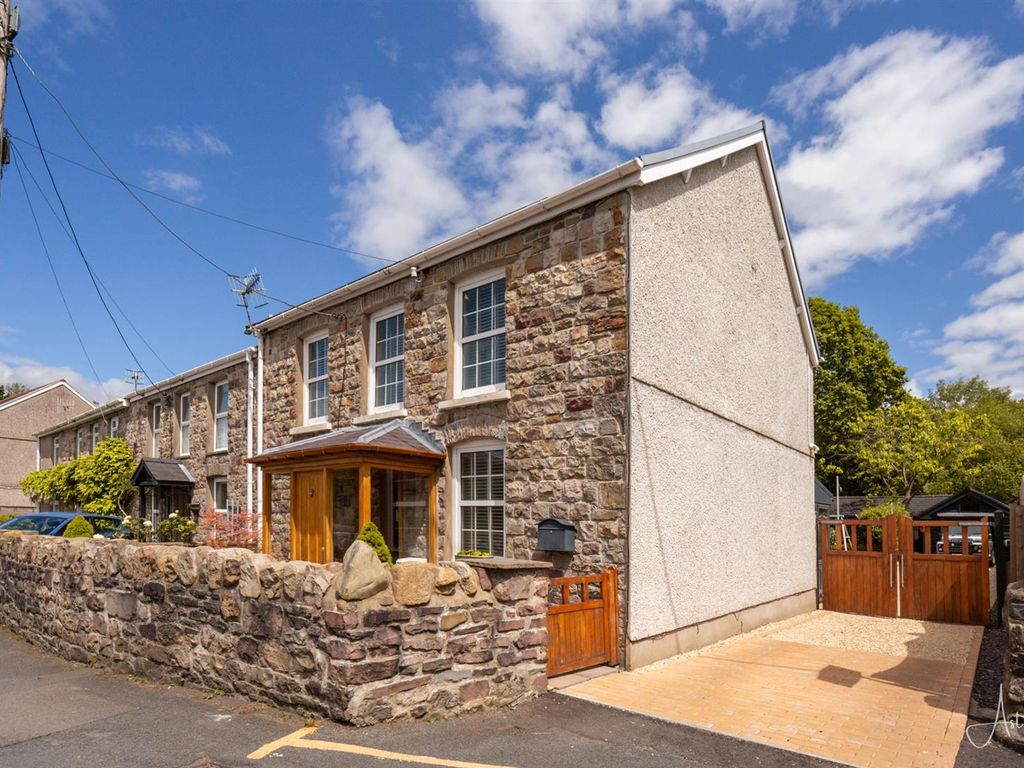 3 bed end terrace house for sale in Pantyffynnon Road, Ystradgynlais