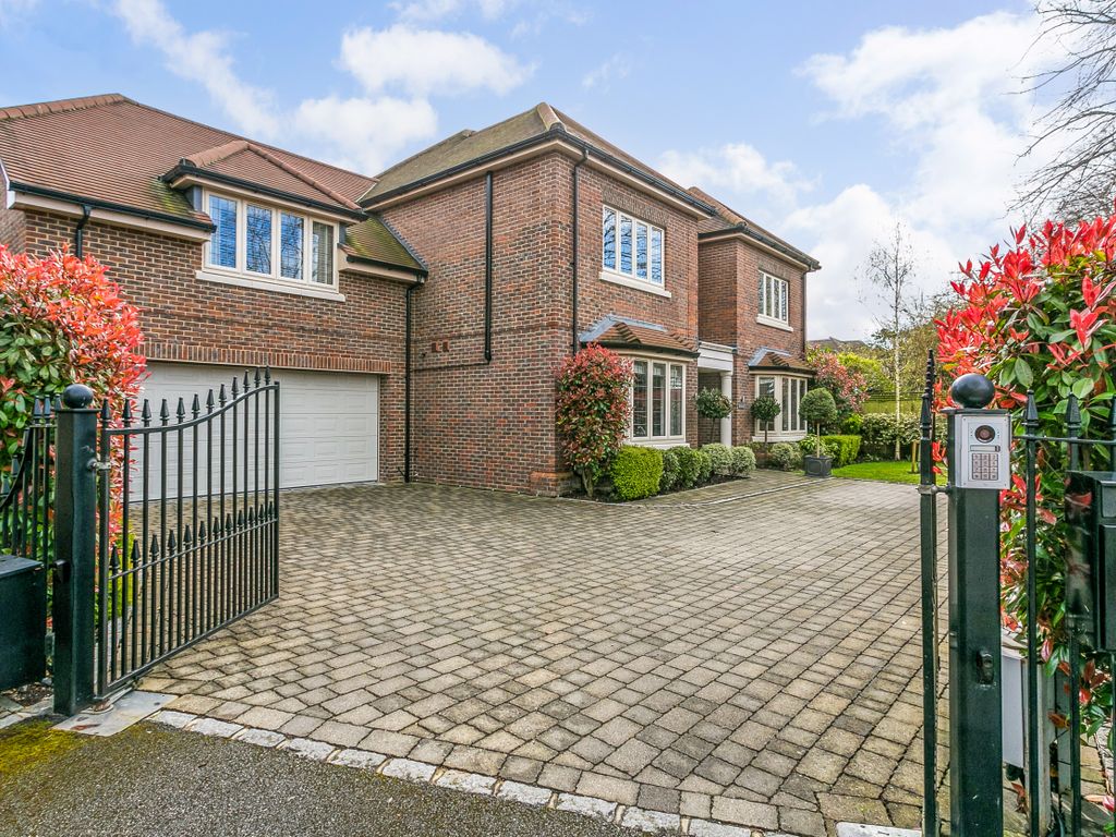 5 bed detached house for sale in Westmorland Road, Maidenhead SL6, £