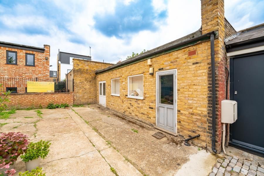 Property for sale in Pitshanger Lane, London W5, £275,000 Zoopla