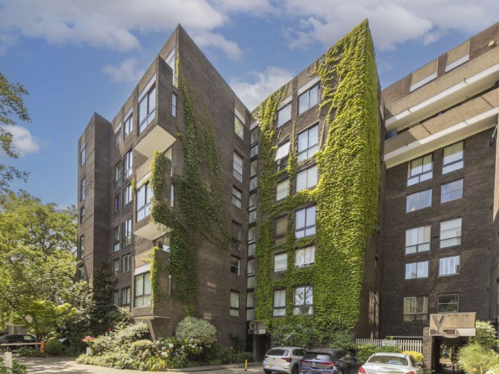 2 bed flat for sale in Vicarage Crescent, London SW11 Zoopla