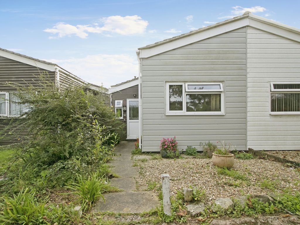2 bed bungalow for sale in Charlotte Close, Mount Hawke, Truro
