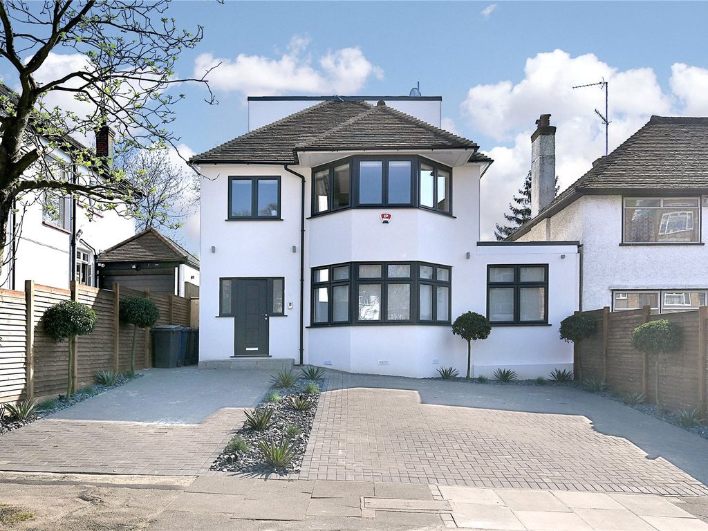 Wickliffe Avenue, Finchley N3