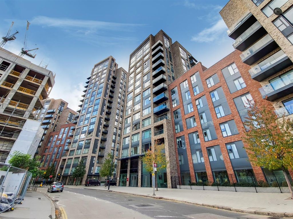 2 bed flat to rent in Santina Apartments, Cherry Orchard Road, Croydon