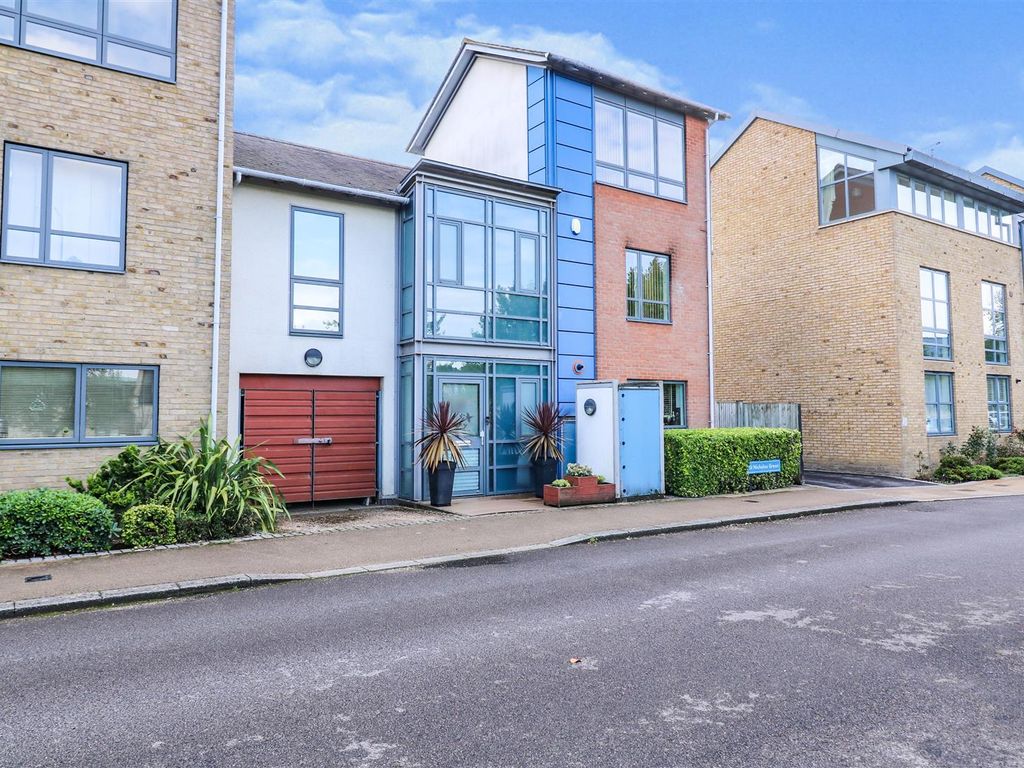 4 bed linkdetached house for sale in St. Nicholas Green, Newhall