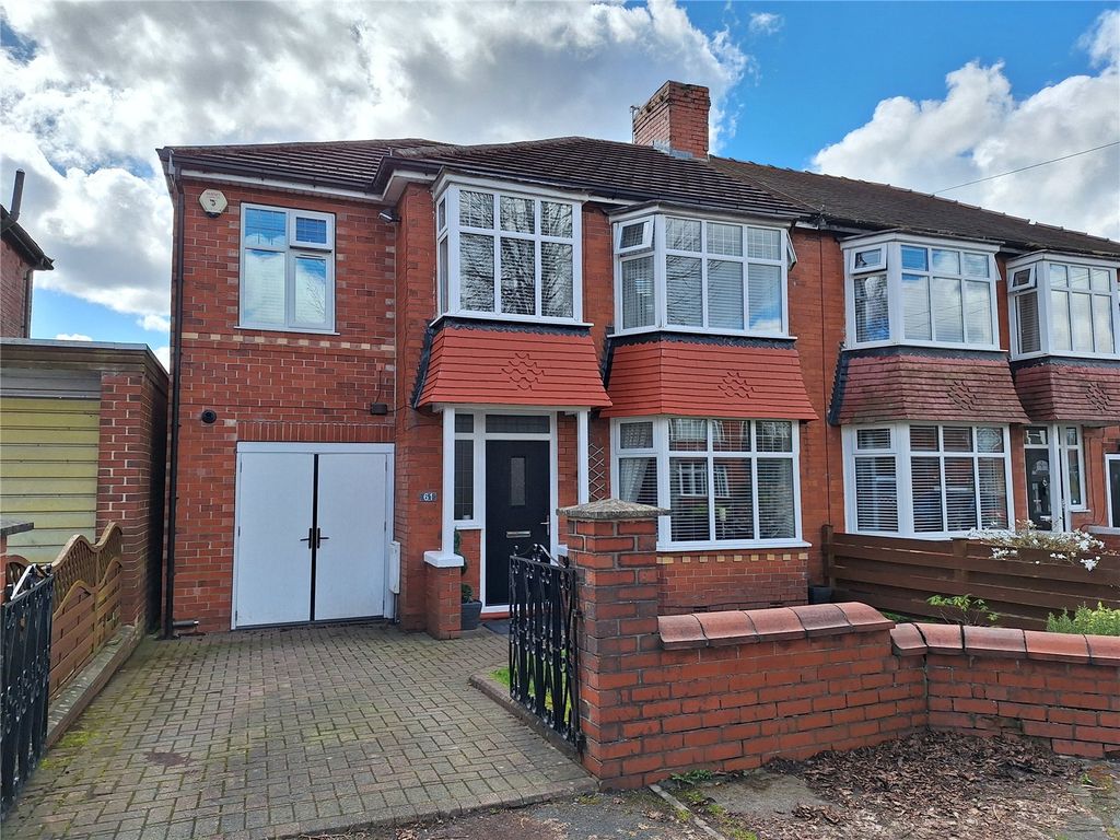 4 bed semidetached house for sale in Birch Avenue, Chadderton, Oldham