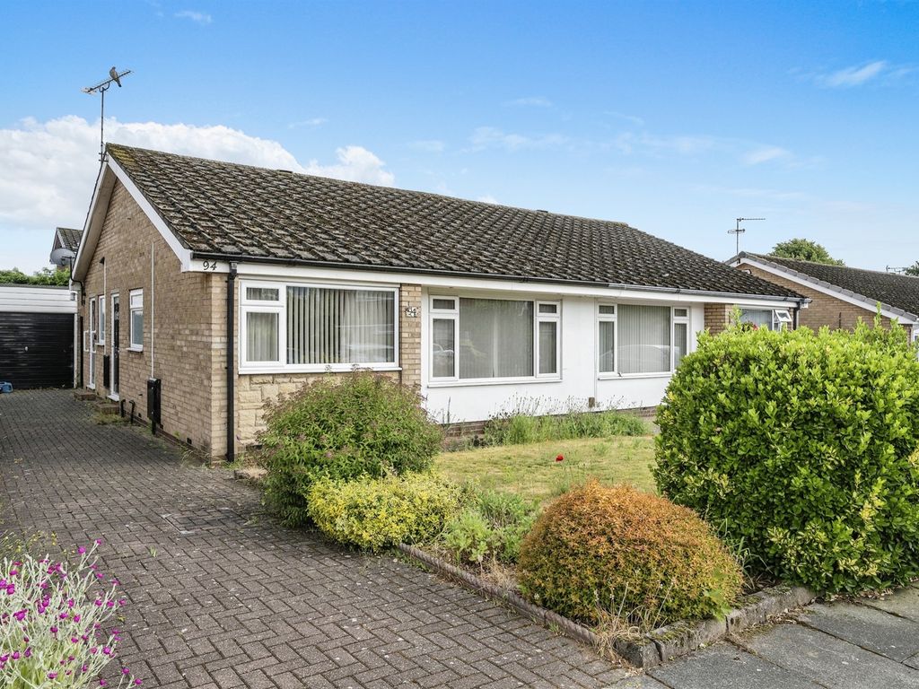 2 bed semidetached bungalow for sale in Whitton Close, Bessacarr