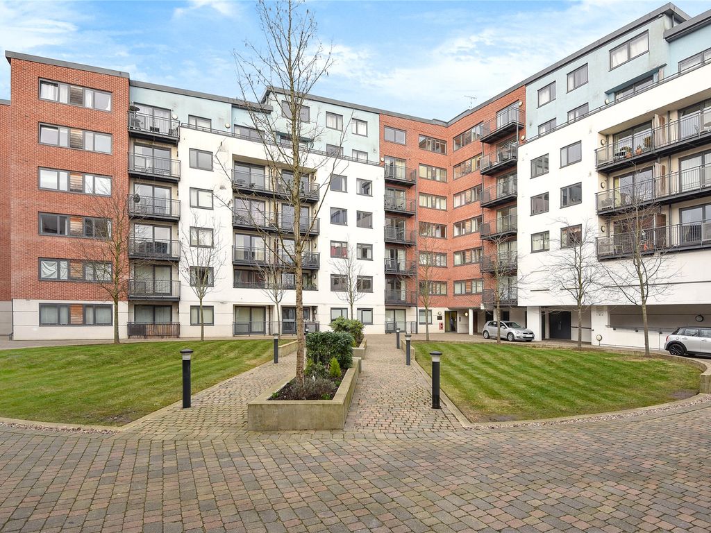 2 bed flat to rent in The Courtyard, Southwell Park Road, Camberley, Surrey GU15 Zoopla
