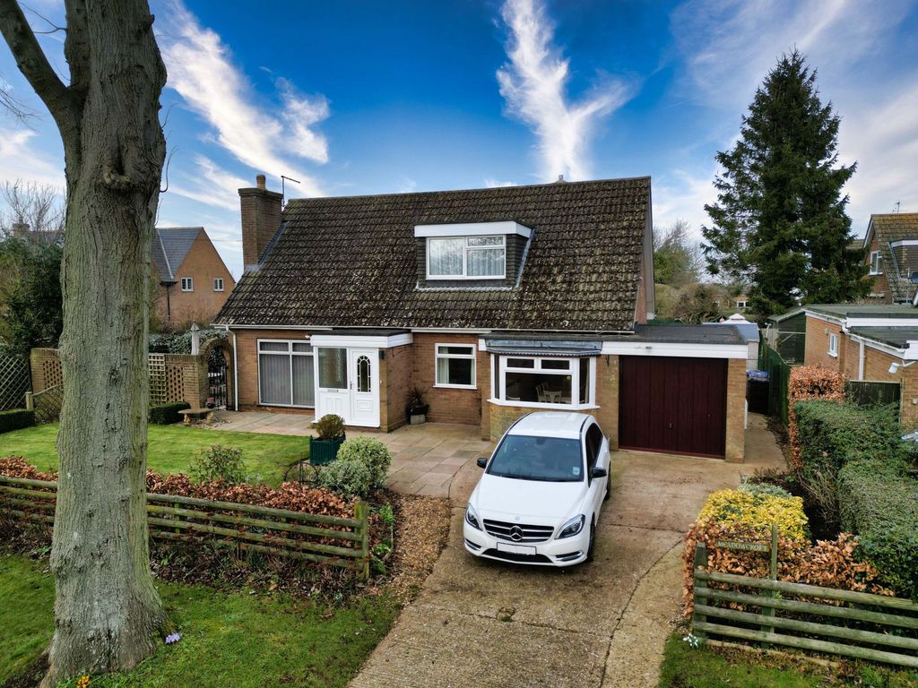 4 bed detached house for sale in Manor Road, Hanging Houghton NN6 Zoopla