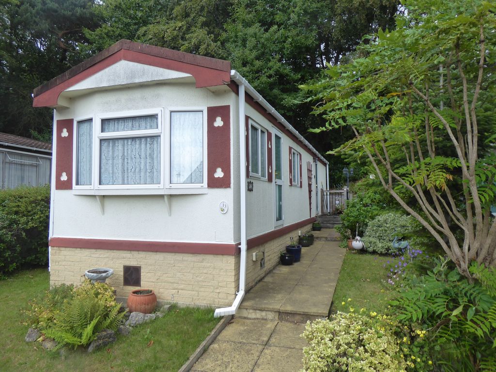 2 bed mobile/park home for sale in Dolleys Hill Park, Pirbright Road