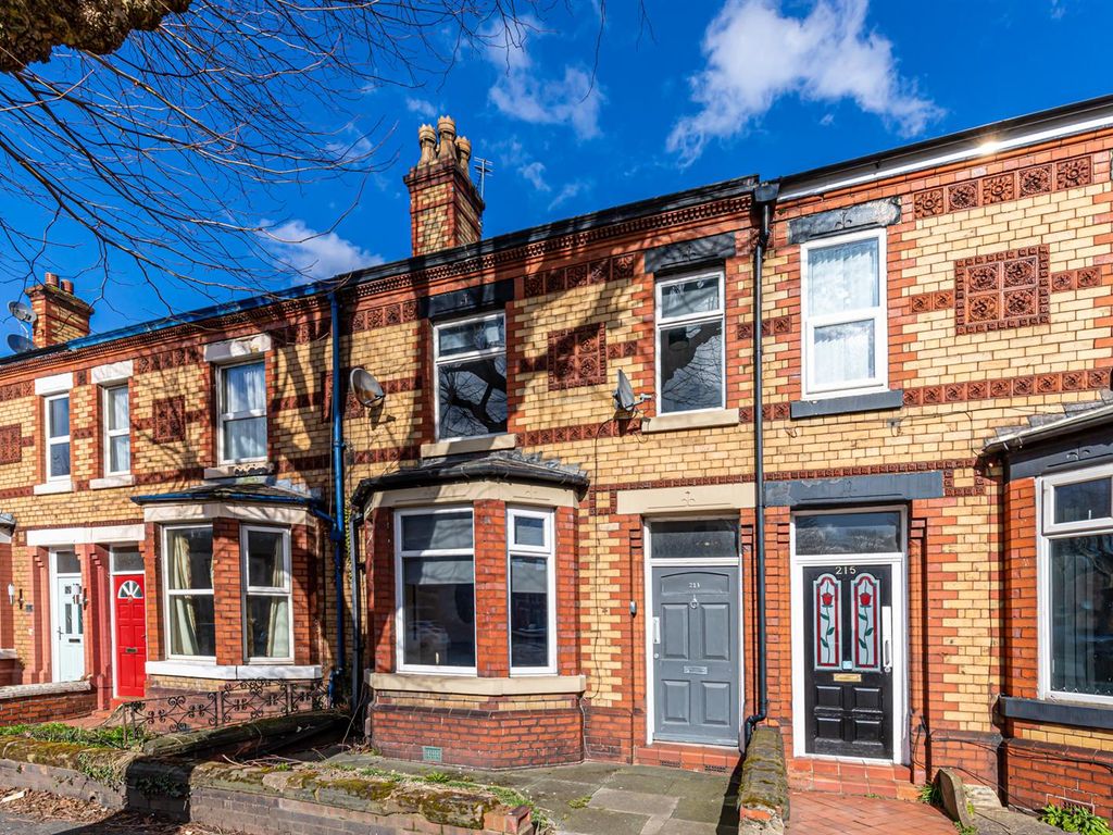 4 bed terraced house for sale in Wilderspool Causeway, Wilderspool