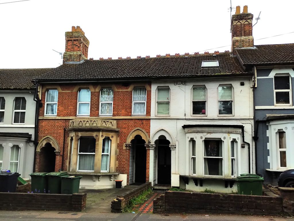 1 bed flat to rent in Tonbridge Road, Maidstone ME16, £895 pcm Zoopla