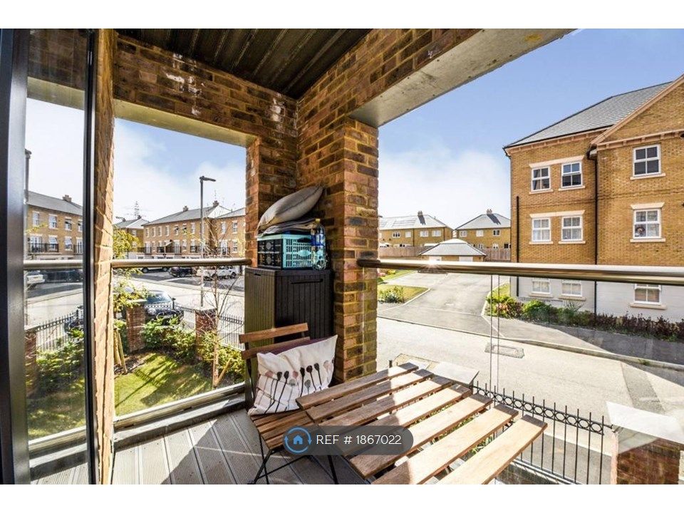 2 bed flat to rent in Weldon Ebbsfleet Valley, Ebbsfleet Valley