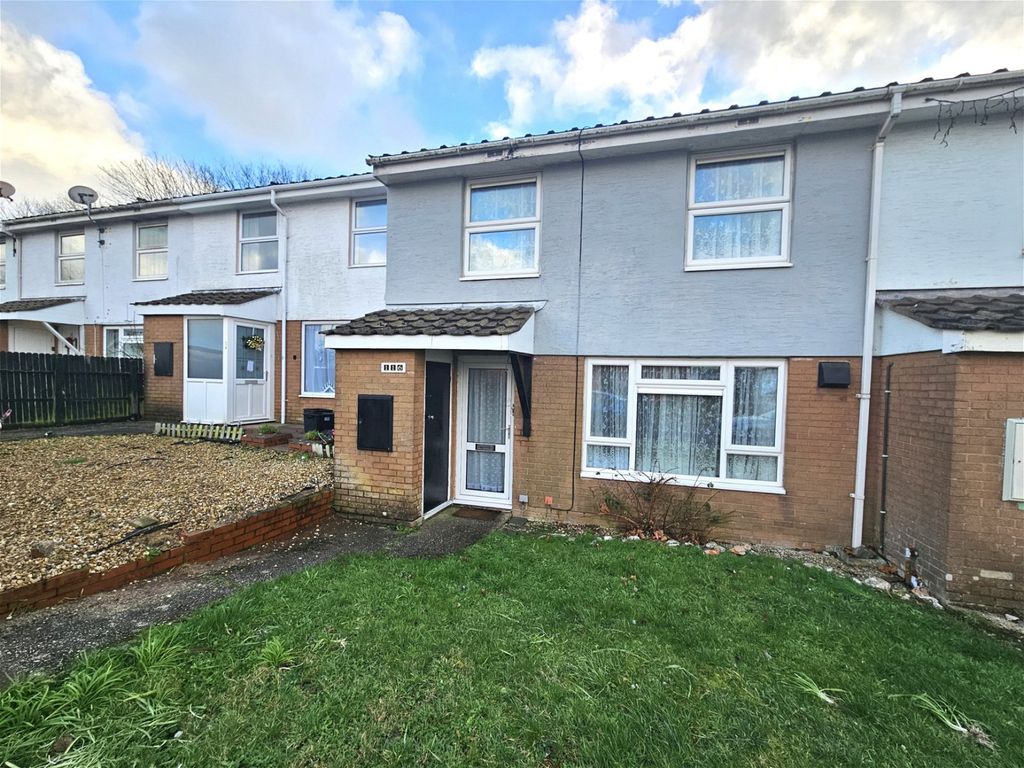 3 bed terraced house for sale in Pendennis Road, Torquay TQ2, £225,000