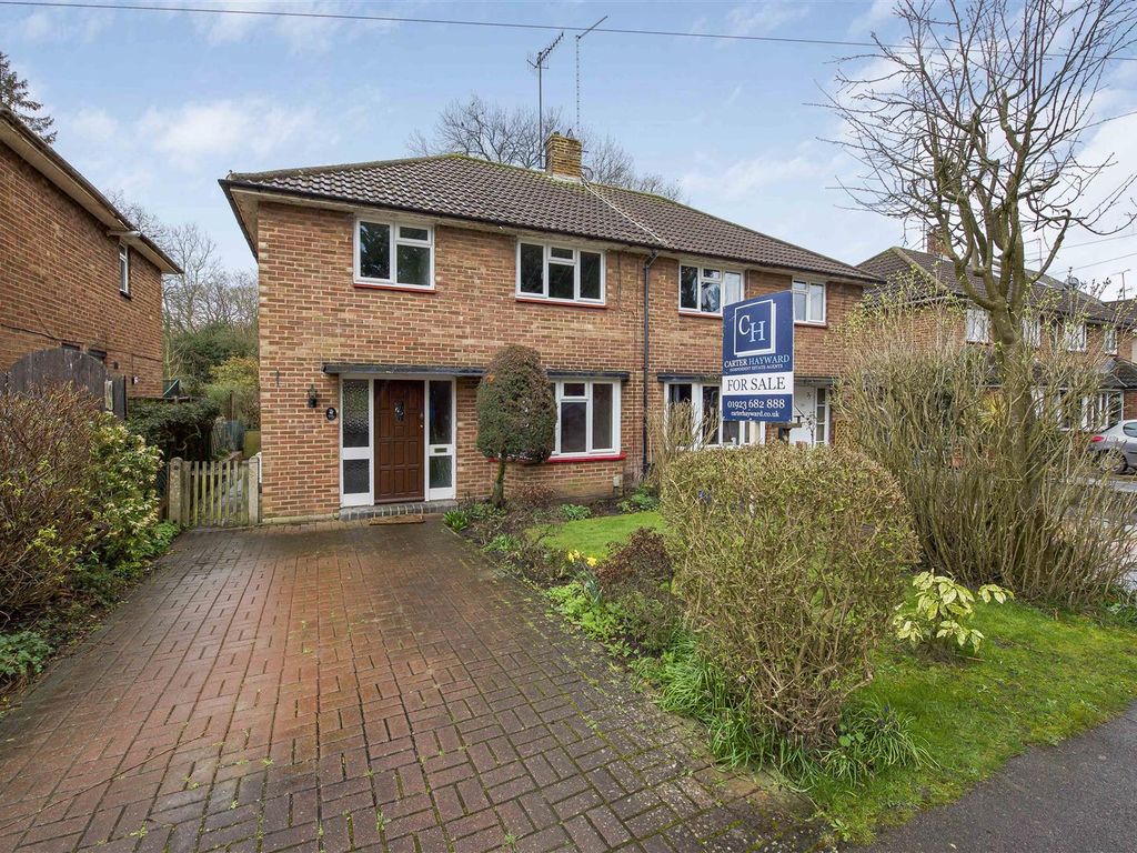 3 bed semidetached house for sale in Claremont, Bricket Wood, St