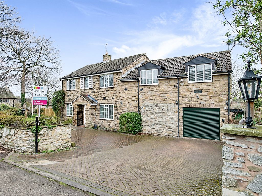 6 bed detached house for sale in Hall Lane, Ledston, Castleford WF10, £