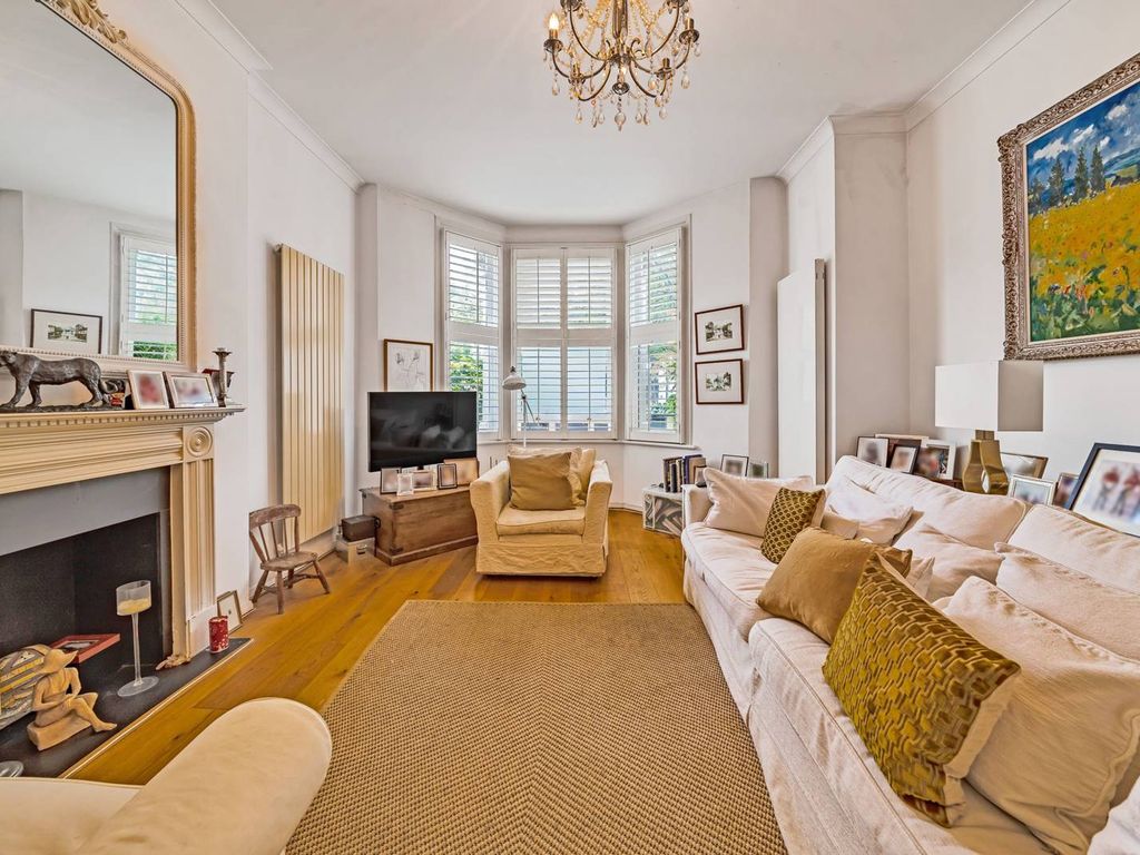 3 bed flat for sale in Sisters Avenue, Clapham Common North Side