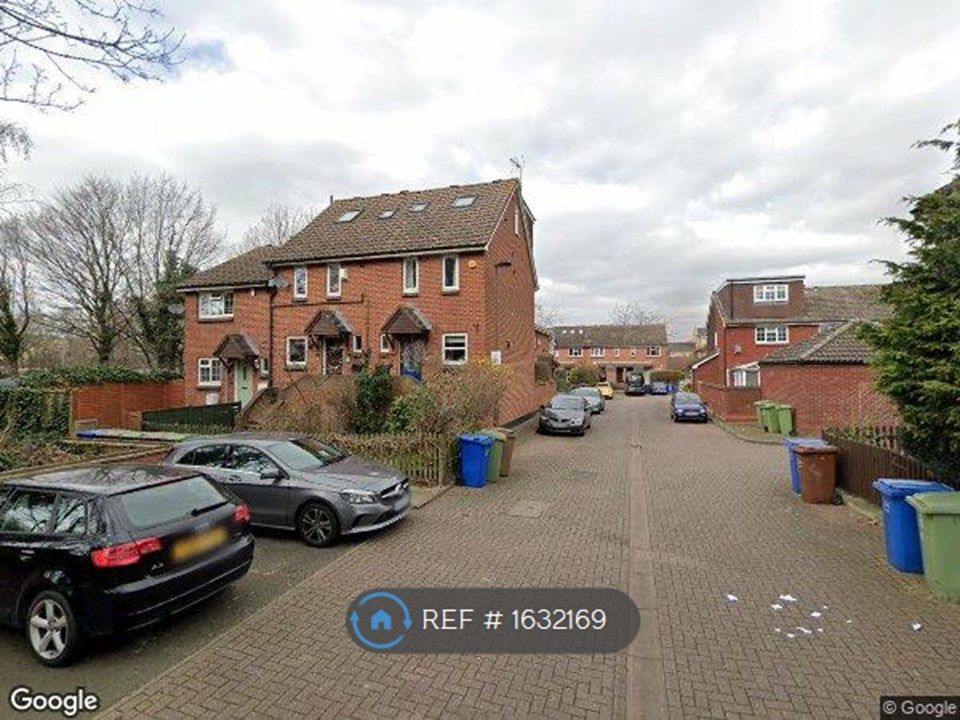 3 bed terraced house to rent in Lavender Road, London SE16 Zoopla