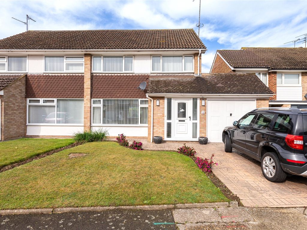 3 bed semidetached house for sale in Northwood Drive, Sittingbourne