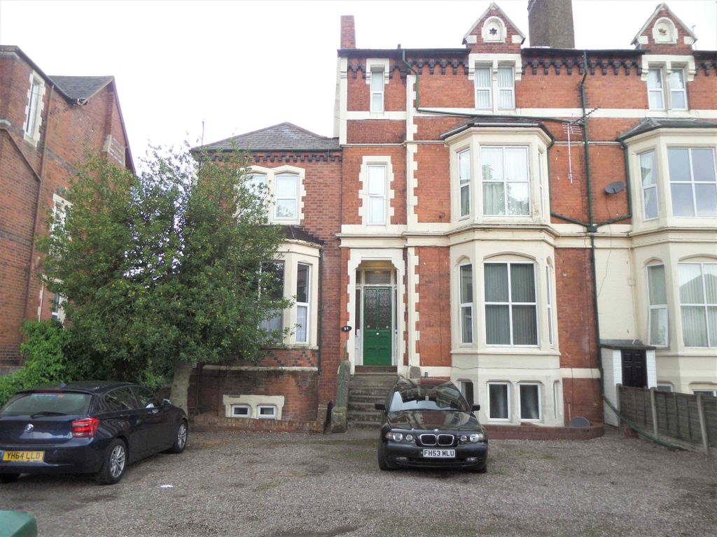 Studio to rent in 59 Newbridge Crescent, Wolverhampton, West Midlands