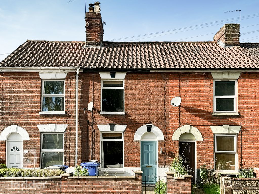 2 bed terraced house for sale in Magdalen Road, Norwich NR3, £230,000