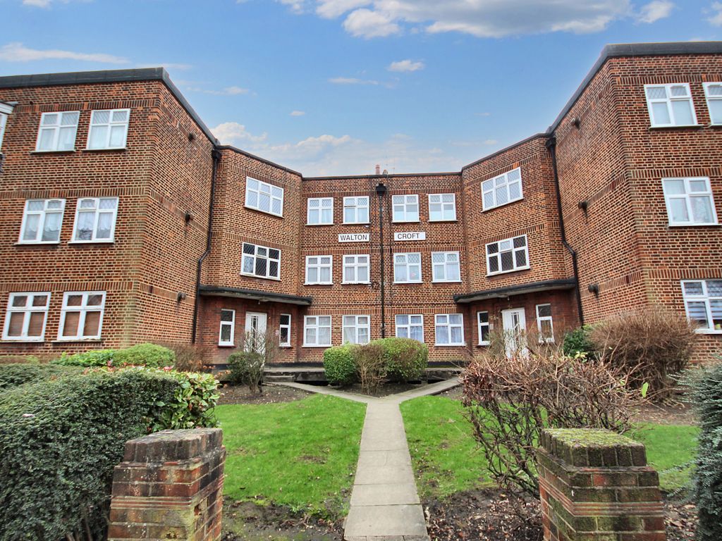 2 bed flat for sale in Cavendish Avenue, Harrow, Middlesex HA1, £