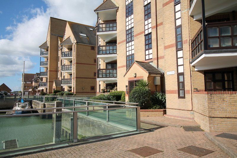 2 bed flat to rent in St Marys Pace, Emerald Quay, Shoreham By Sea