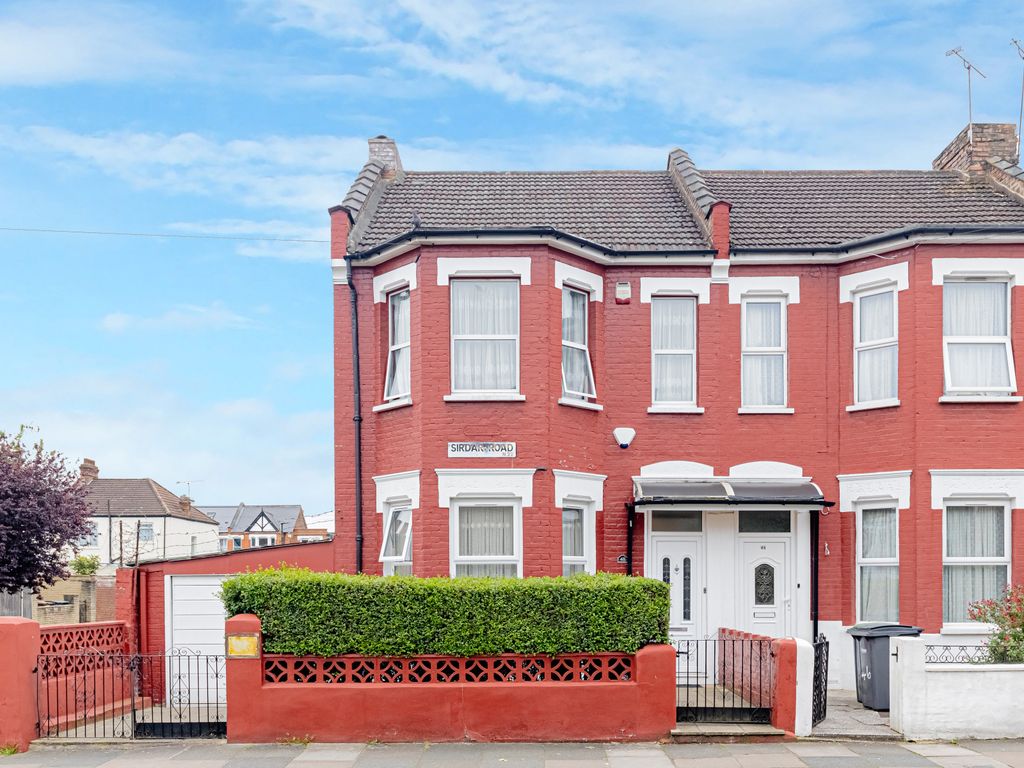 3 bed end terrace house for sale in Sirdar Road, London N22, £875,000