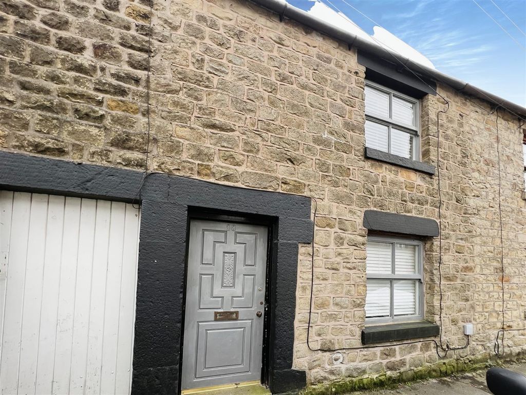 3 bed terraced house for sale in Higher Road, Longridge, Preston PR3, £
