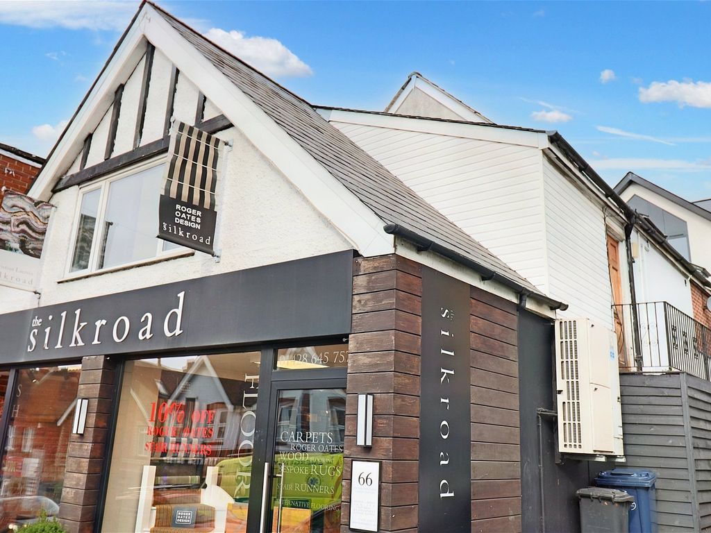 2 bed to rent in Wey Hill, Haslemere GU27, £1,400 pcm Zoopla