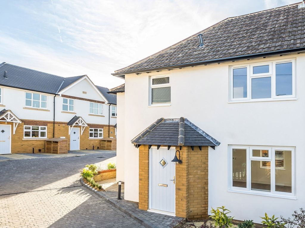 New home, 2 bed end terrace house for sale in The Close, Beckenham BR3