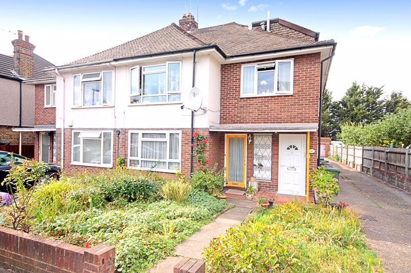 2 bed for sale in Pinner View, North Harrow, Harrow HA1, £