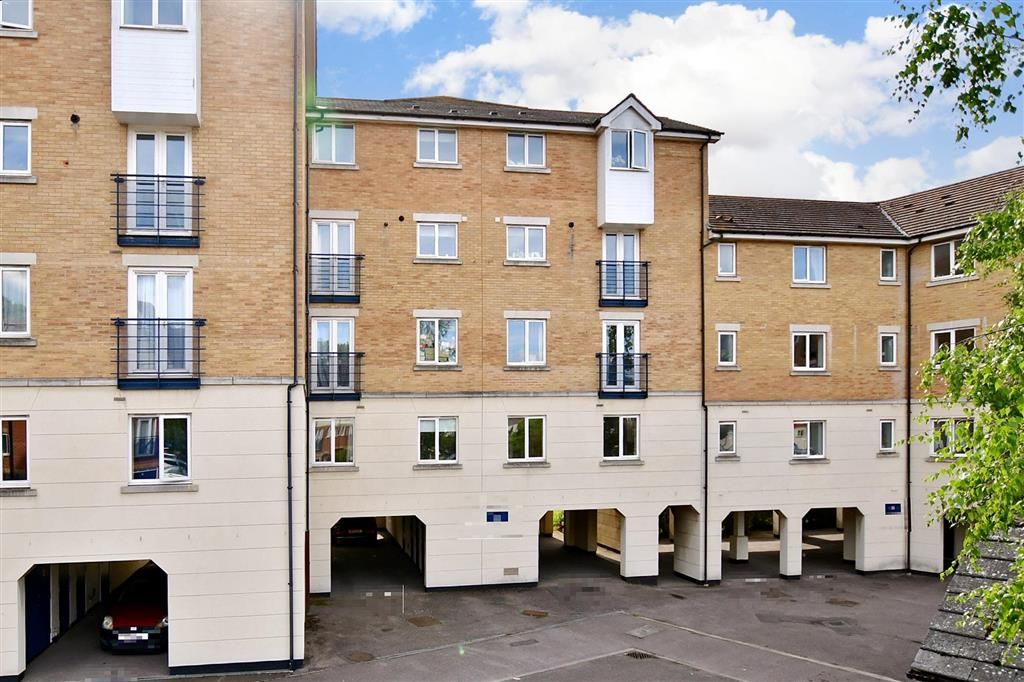 2 bed flat for sale in Keating Close, Rochester, Kent ME1 Zoopla