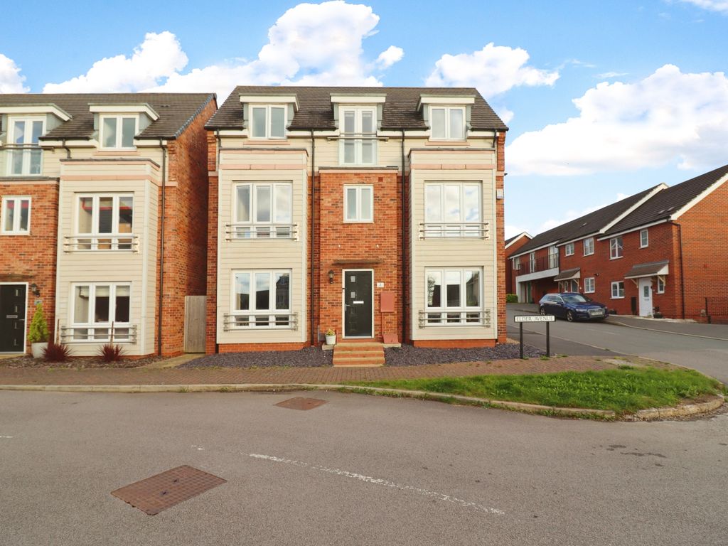 4 bed detached house for sale in Elder Avenue, Eden Park, Rugby CV21, £