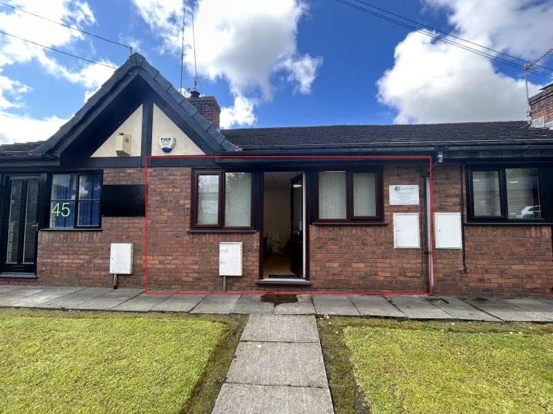 Office to let in 43, Skull House Lane, Appley Bridge WN6, £4,080 pa