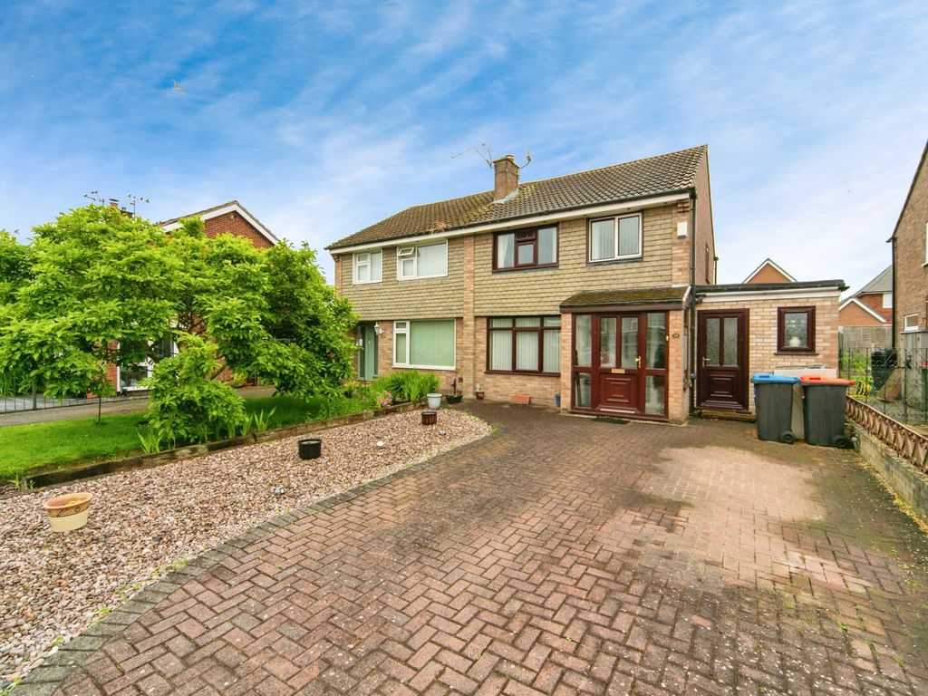 3 bed semidetached house for sale in Harewood Avenue, Little Sutton