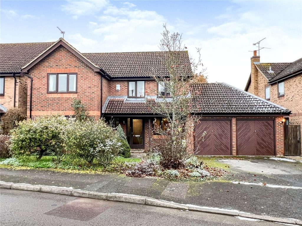 4 bed detached house for sale in Foxborough, Swallowfield, Reading