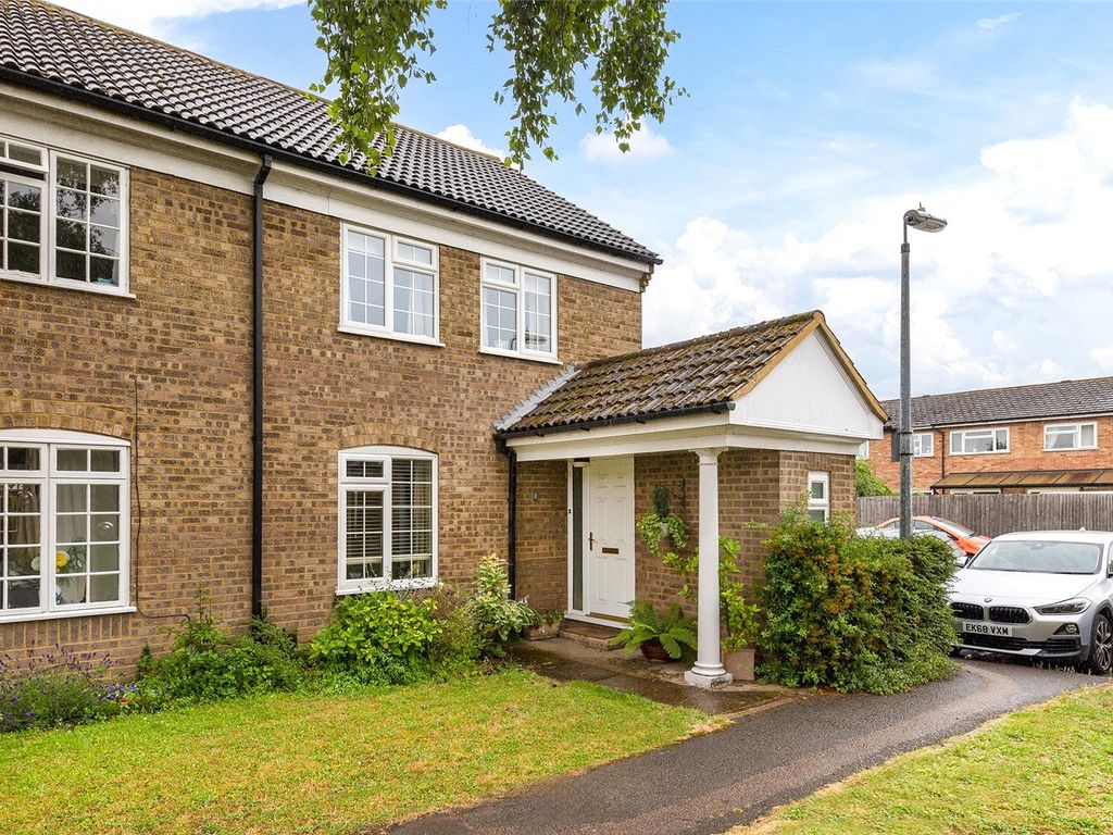 3 bed detached house for sale in Gayton Close, Trumpington, Cambridge