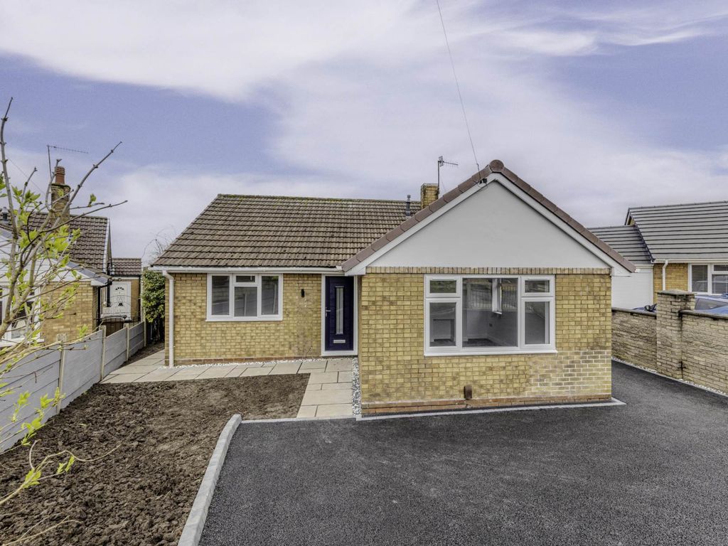 2 bed detached bungalow for sale in Conifer Grove, Blurton ST3, £ ...