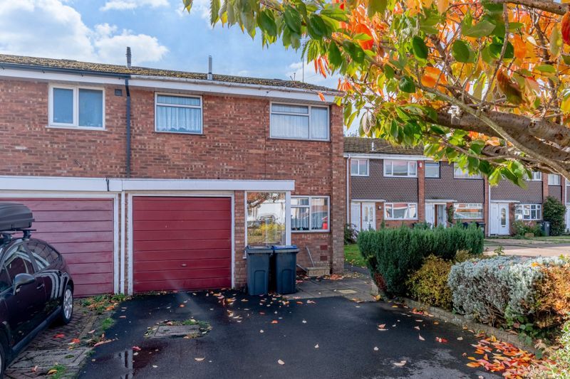 3 bed semidetached house for sale in Winchester Gardens, Northfield