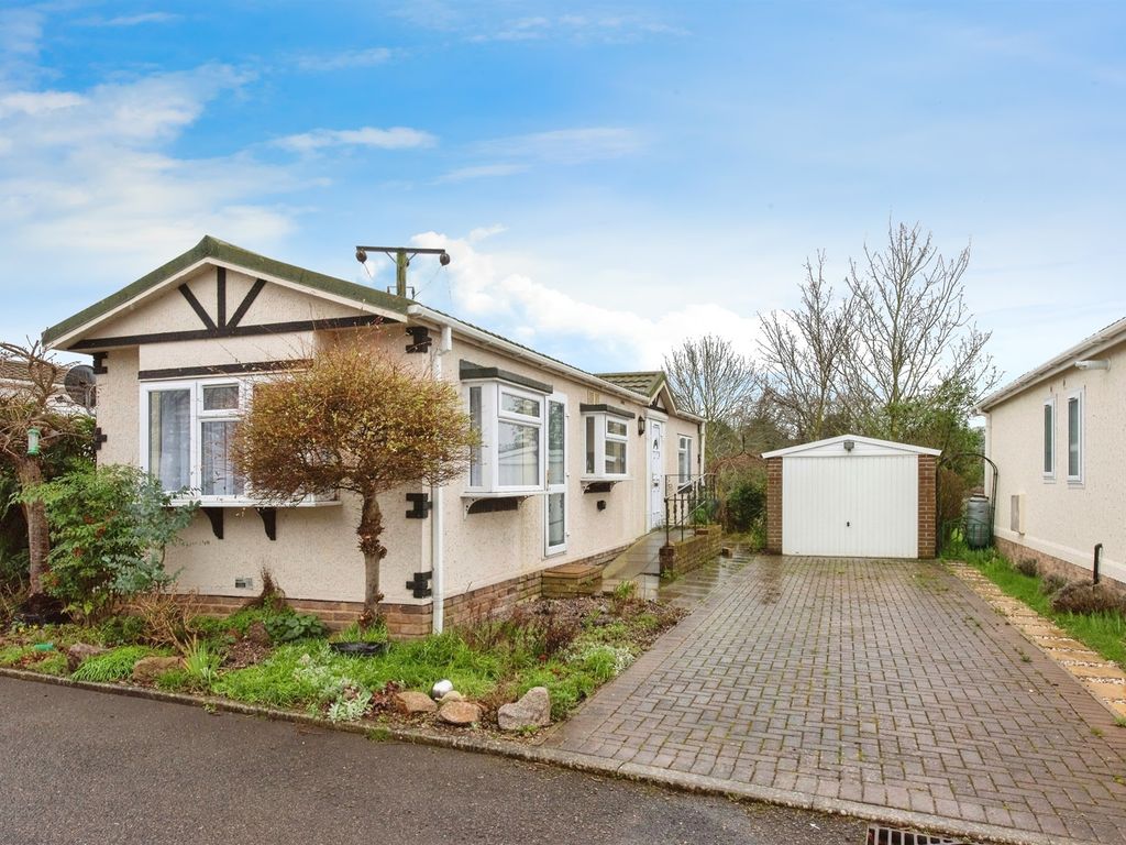 2 bed mobile/park home for sale in The Firs, Rushbrooke Lane, Bury St
