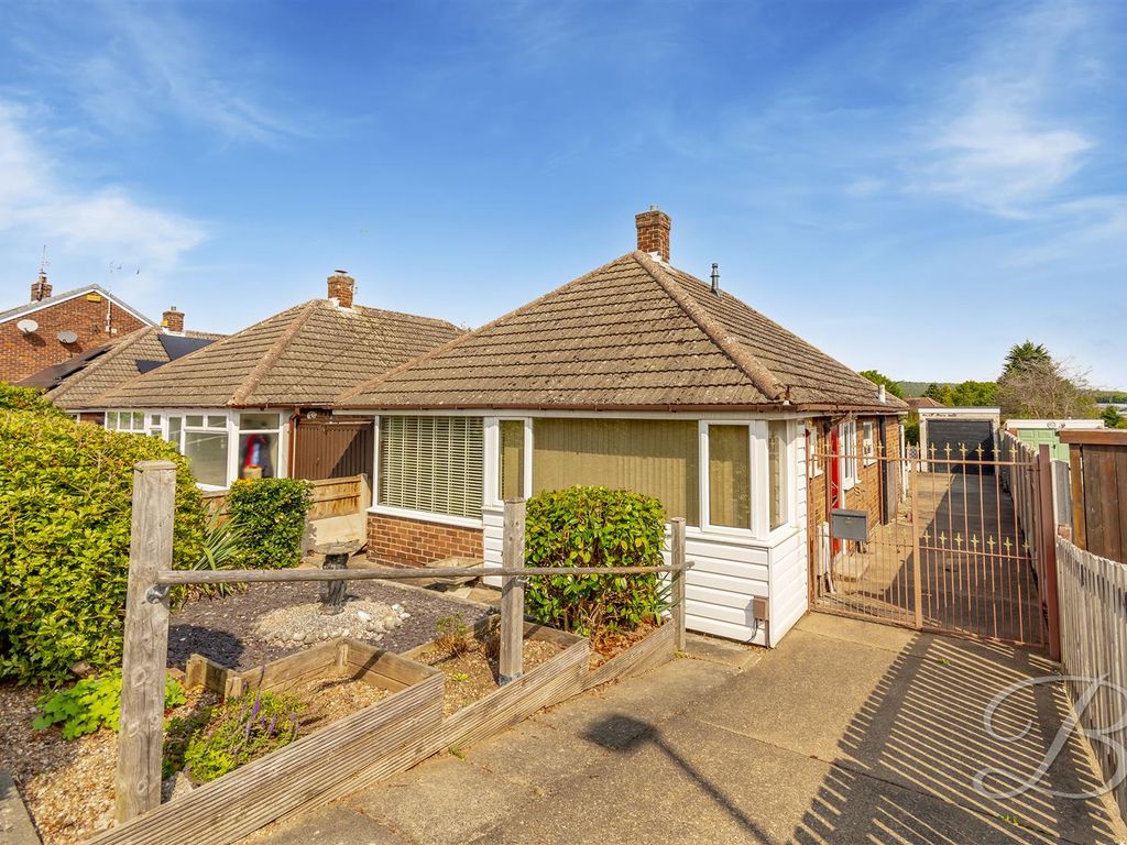 3 bed detached bungalow for sale in Fairholme Drive, Mansfield NG19