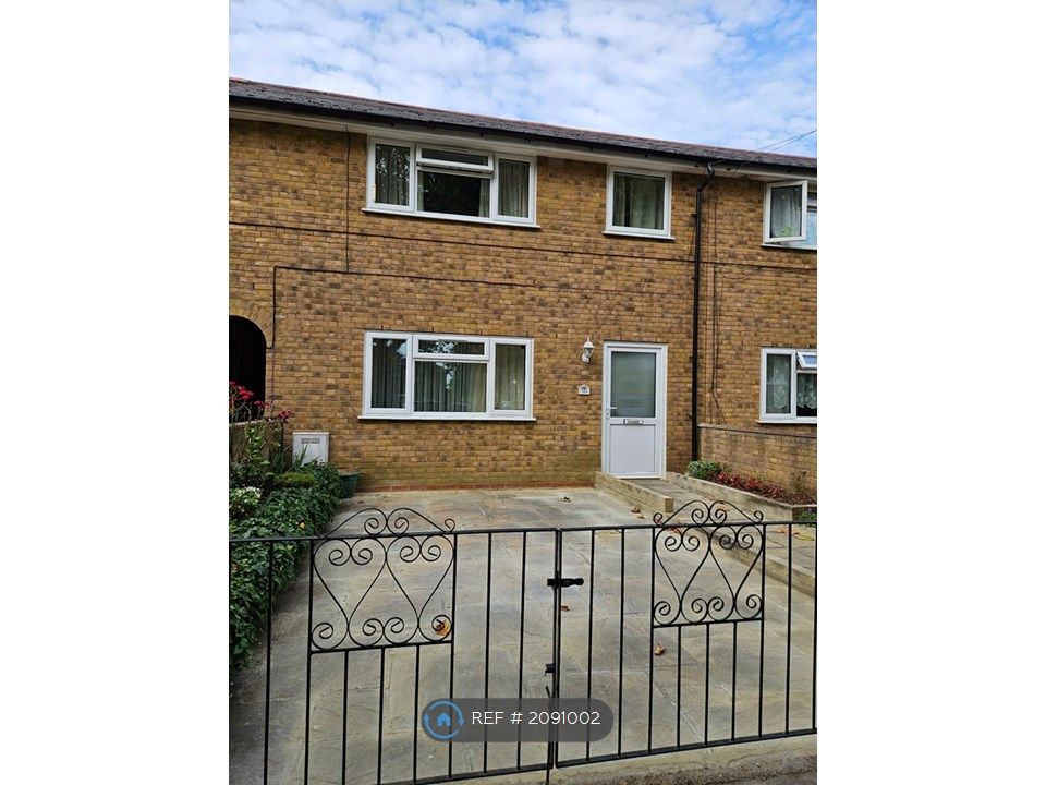 3 bed terraced house to rent in Whitethorn Avenue, West Drayton UB7, £